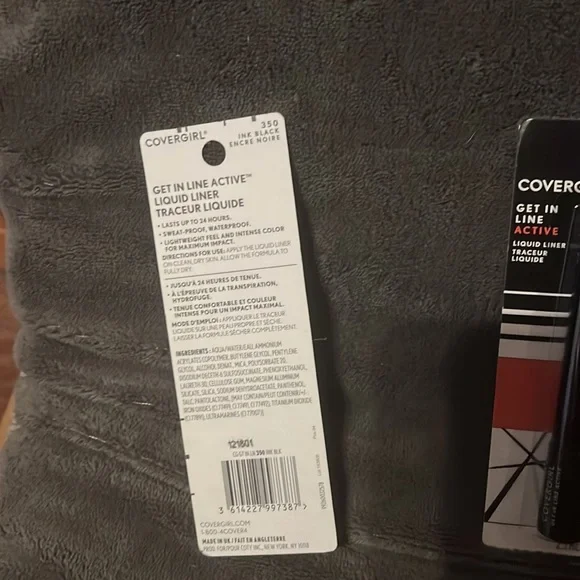 Makeup - Picture 2 of 3